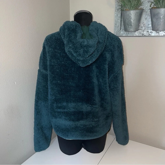 Nike Women's NSW Plush Fleece Hoodie Size Medium Atomic Teal/Enamel Green - Picture 3 of 7
